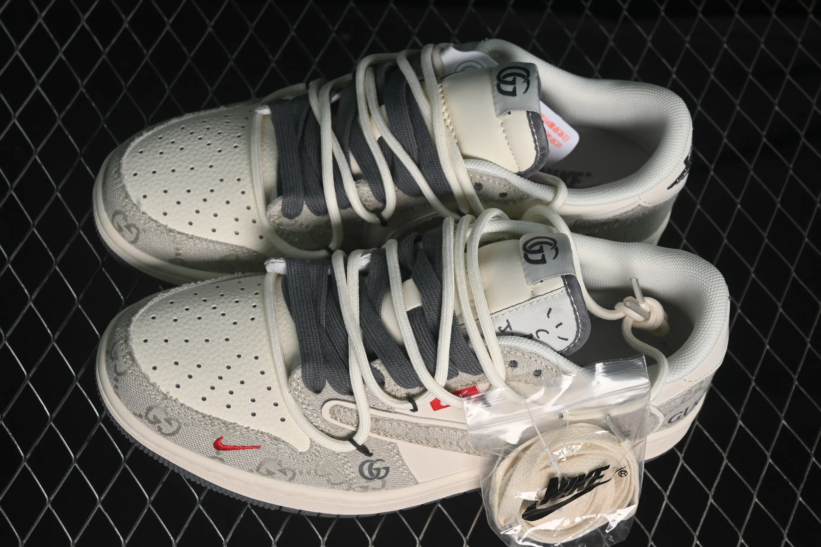 All categories Air Jordan Jordan series basketball shoes Air Jordan 1 Low High-end customized low-top sneakers Travis Scott x Fragment Design x Air Jordan 1 Low OG SP AJ1 Joe 1 Gucci beige denim low-top cultural casual sneakers HT5088-601